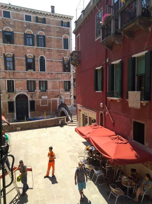 شقة Stin House Basilica Dei Frari البندقية المظهر الخارجي الصورة